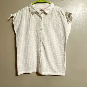 XL (Girls), Sm (Women’s) Button Up Blouse